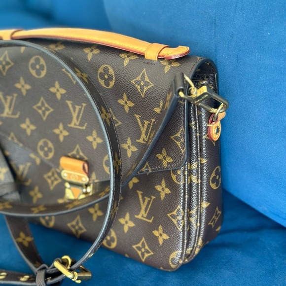 Perfect LOUIS VUITTON Pochette Métis - Picture 5 of 8